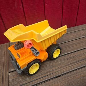 Fisher Price Little People Ruff Tuff Rumblin Dump Truck rare htf construction